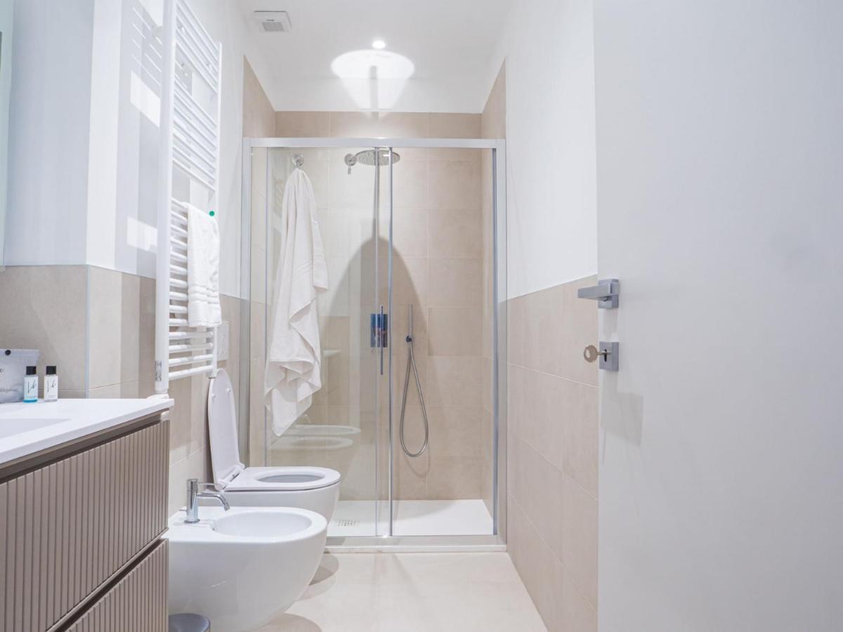 מילאנו The Best Rent - Modern Apartment Near Corso Buenos Aires מראה חיצוני תמונה